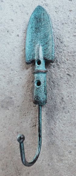 Iron Garden Крючок настенный Совок