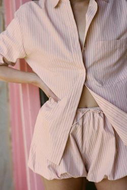 ZARA ПОЛОСАТЫЕ ШОРТЫ-КЮЛОТЫ, РОЗОВЫЙ/БЕЛЫЙ