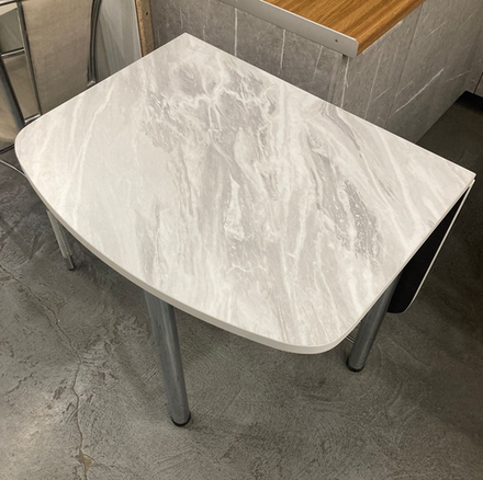 Стол пластик пристенный