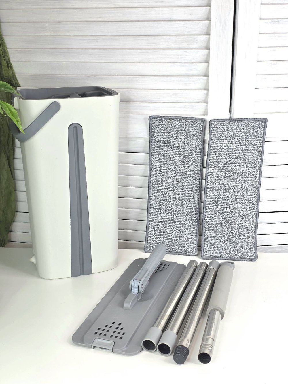 Ведро для мытья полов 4+4л с отжимом, шваброй, 2 насадки в комплекте