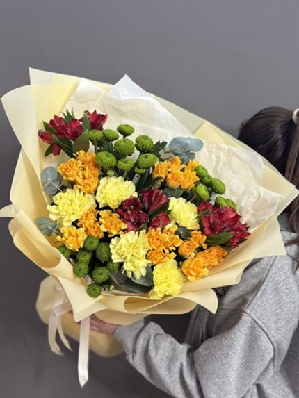 Авторский букет в яркой гамме