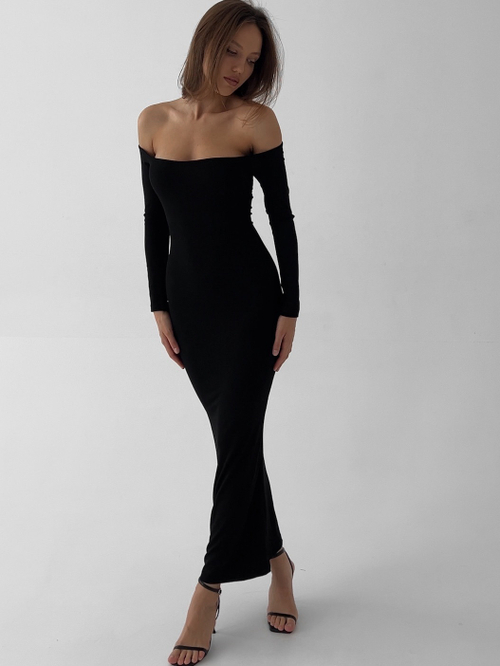 Платье трикотажное, длинное, с открытыми плечами