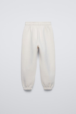 ZARA КОМПЛЕКТ ИЗ ТОЛСТОВКИ И ДЖОГГЕРОВ С НАШИВКОЙ, ЭКРЮ