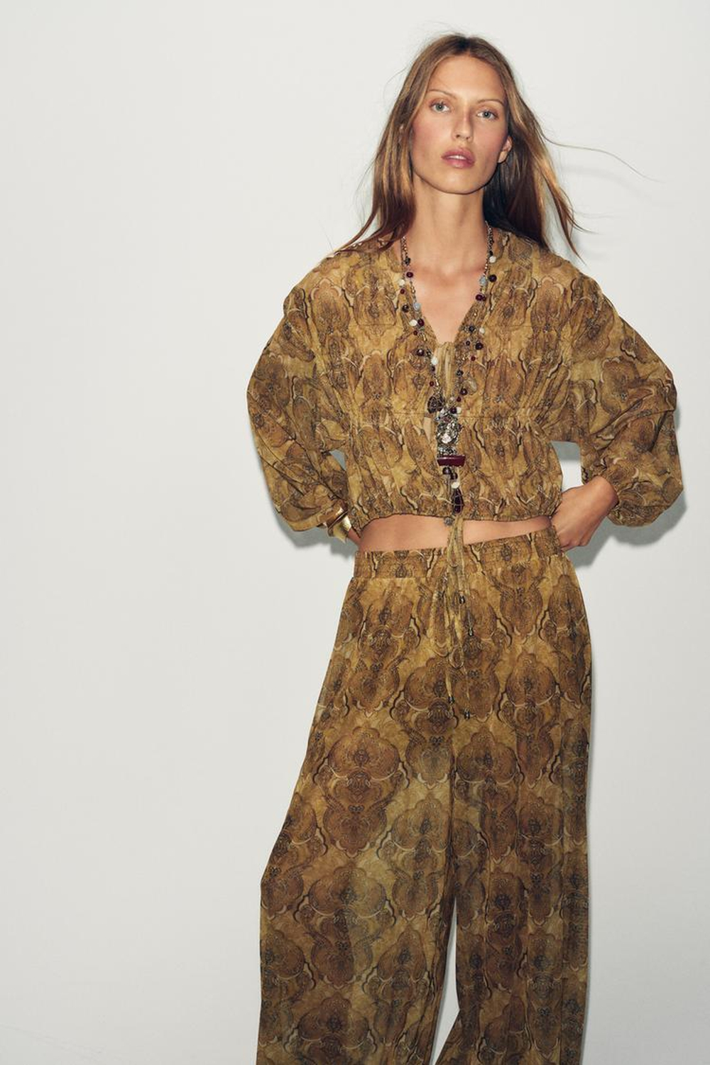 ZARA ТОП С ПРИНТОМ И ЗАВЯЗКАМИ, ОТТЕНКИ ЗЕЛЕНОГО