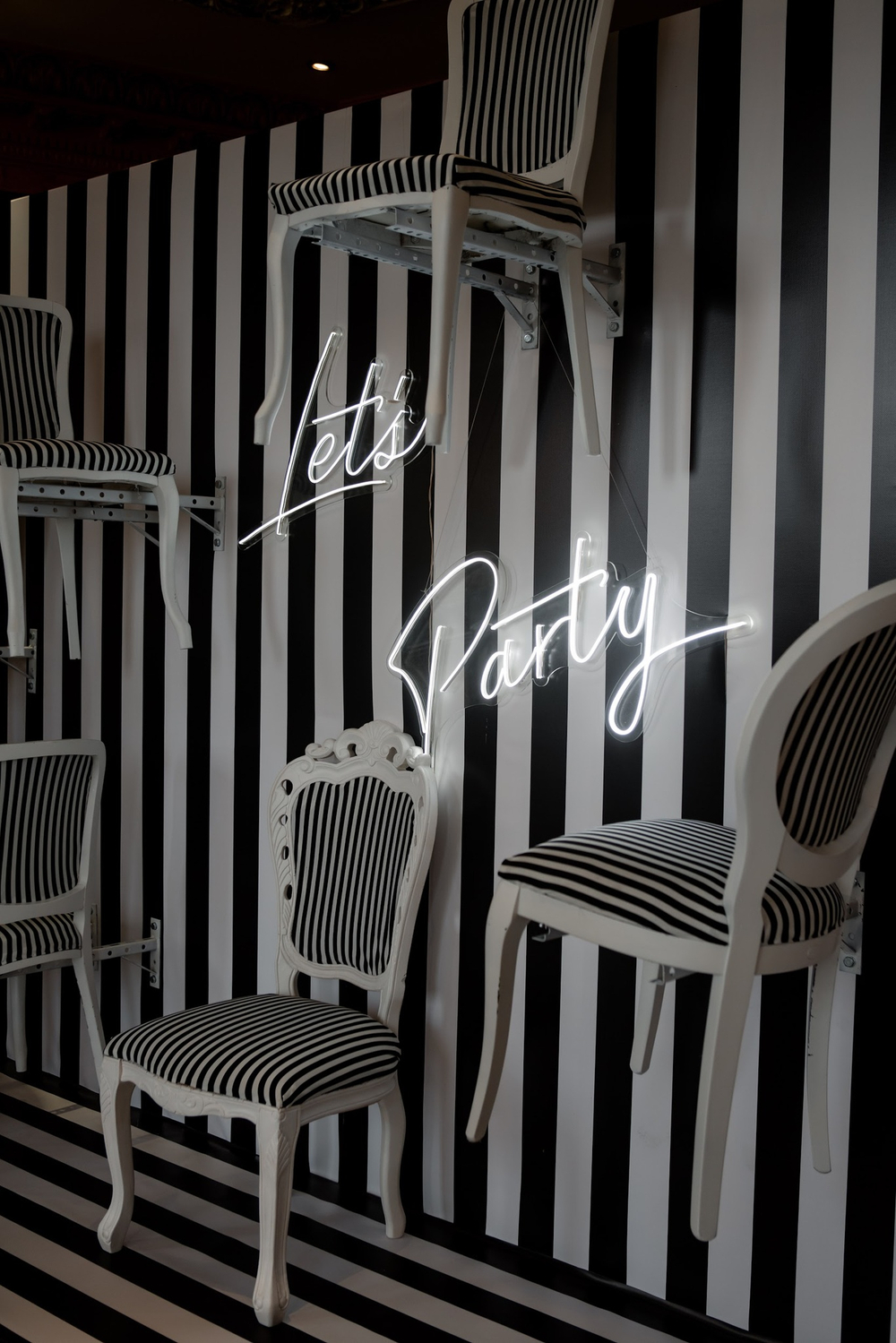 Black & White Party