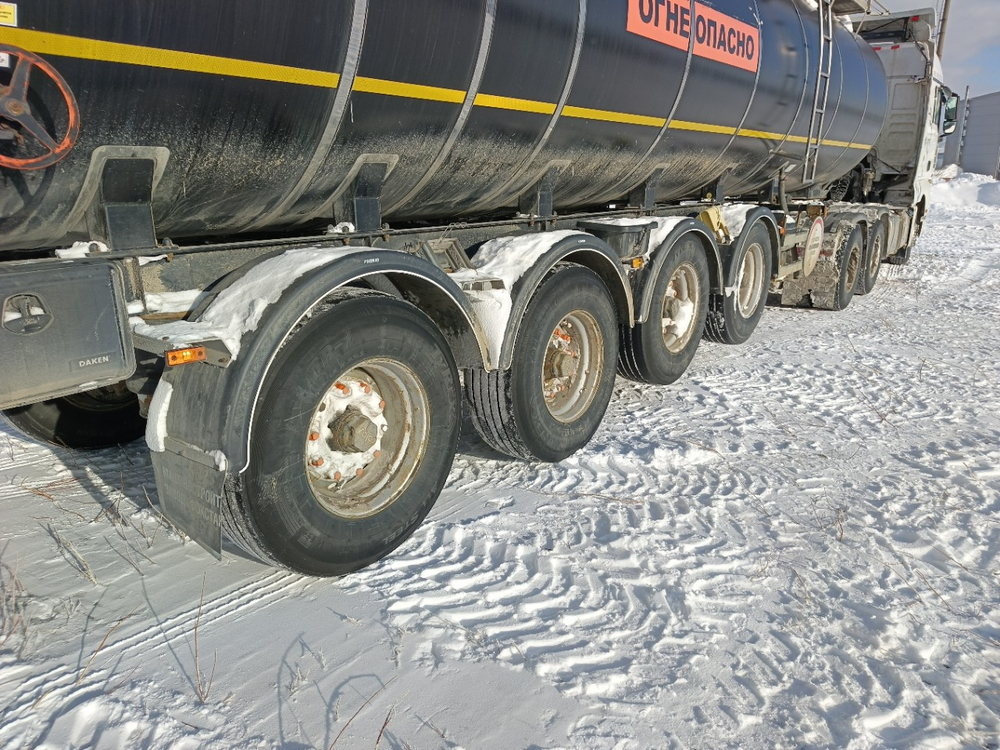 FoxTank 8777 Полуприцеп цистерна 877721 (светлые нефтепродукты)
