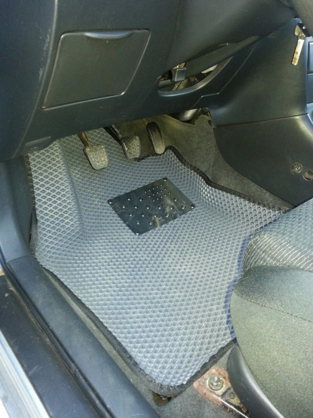 Автоковрики для Toyota Corolla E120/E130, (2000-2007)