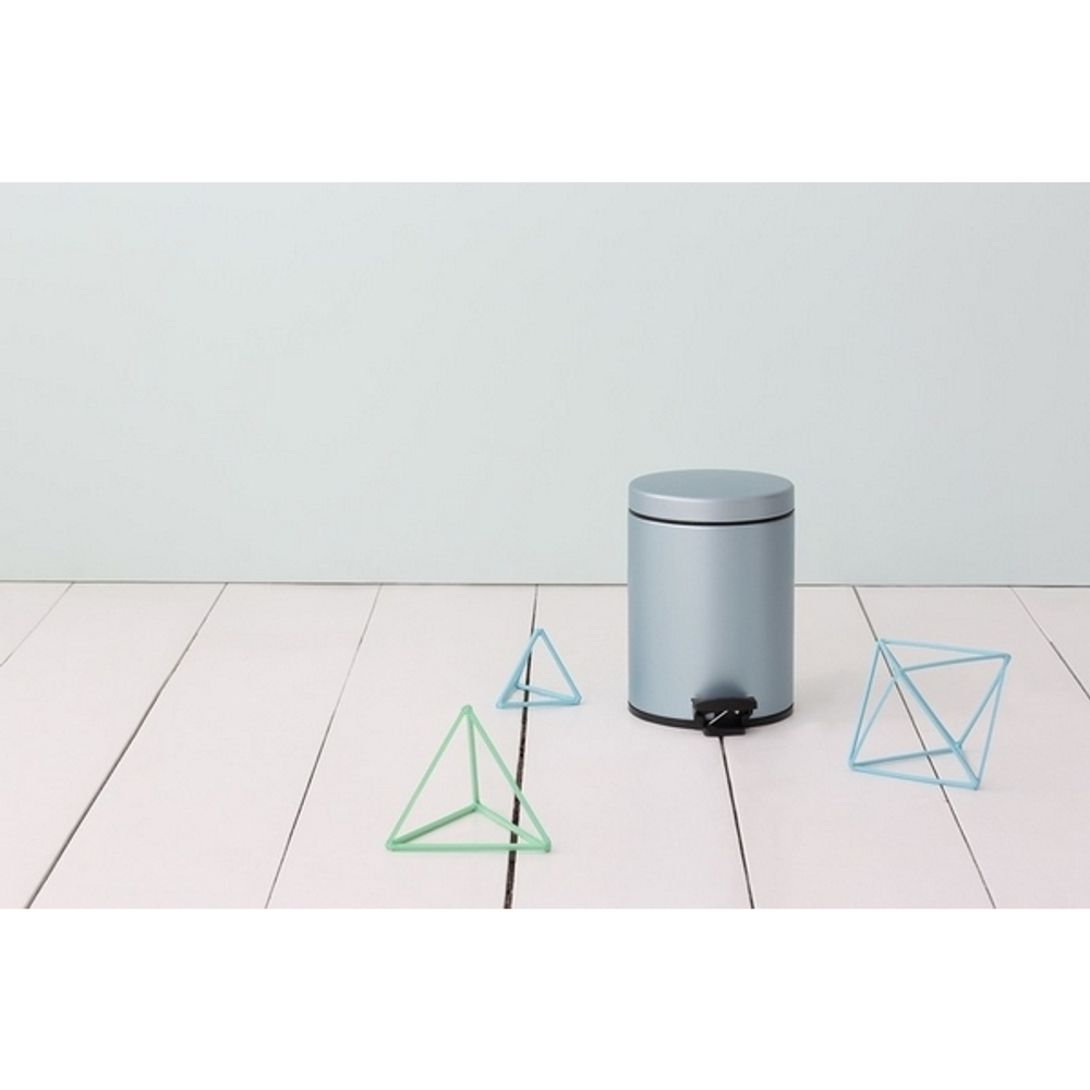 Ведро для мусора Brabantia мятный металлик 5л общий вид