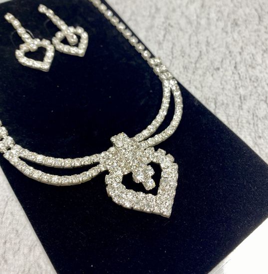 Комплект украшений, серьги + колье