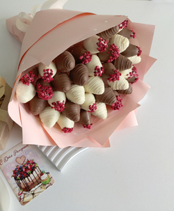 Букет из клубники в шоколаде