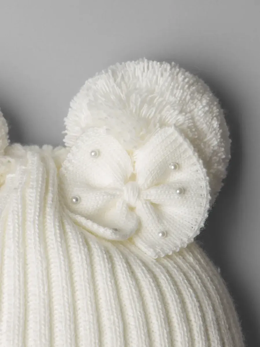 Шапка для девочки на осень