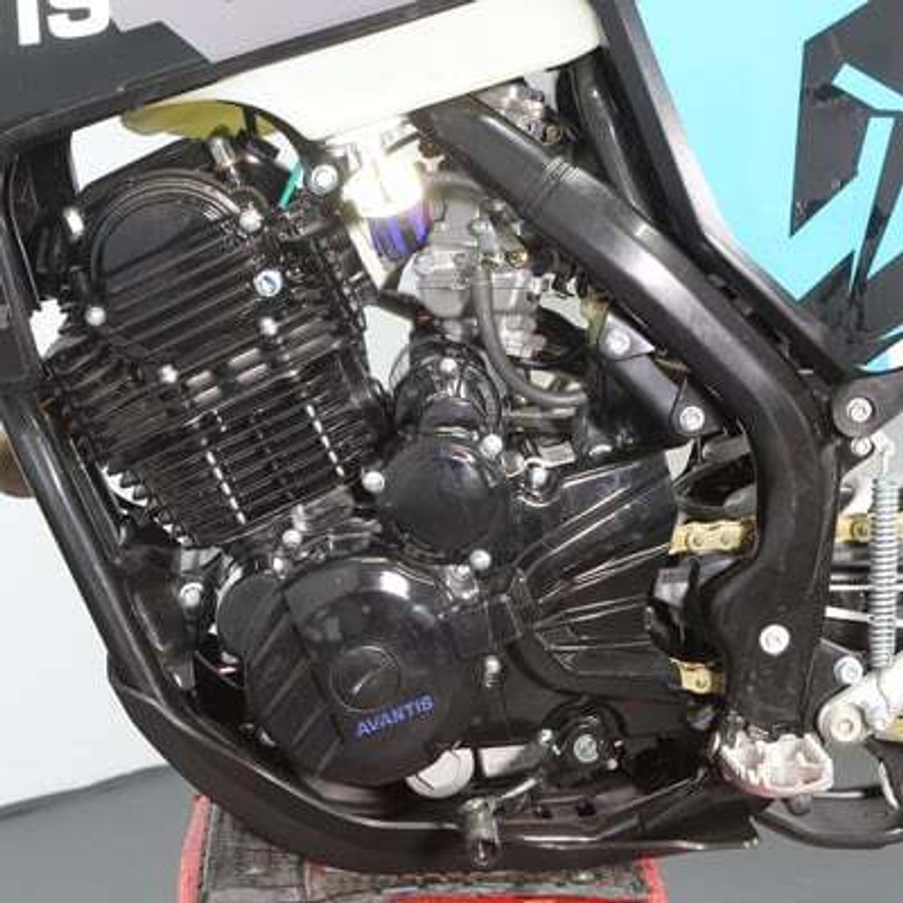 Мотоцикл кроссовый эндуро AVANTIS 250 CARB EXCLUSIVE (CB250-F/172FMM DESIGN HS ЧЕРНЫЙ) ARS