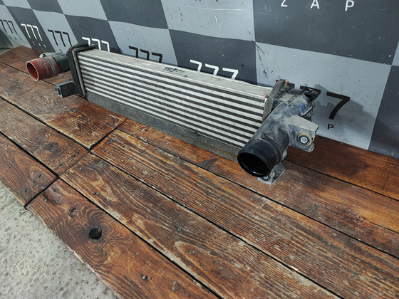 Интеркулер Exeed TXL 19-нв Б/У Оригинал 302000960AA