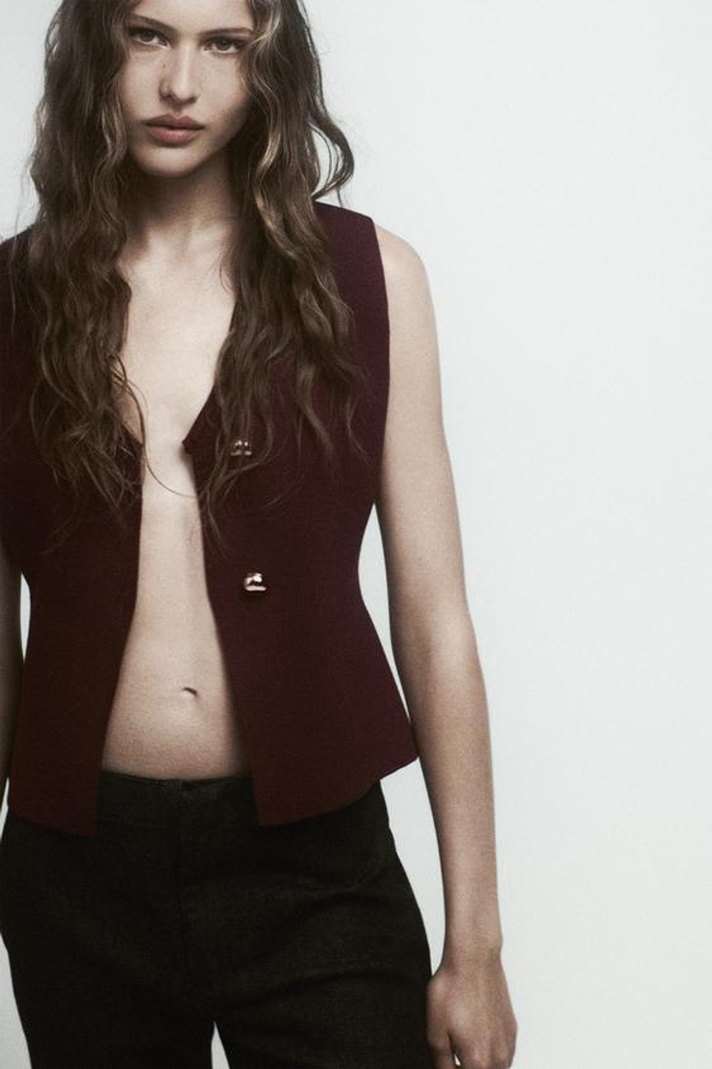 ZARA ТРИКОТАЖНЫЙ ТОП-ЖИЛЕТ С ЗОЛОТИСТЫМИ ПУГОВИЦАМИ, БОРДОВЫЙ