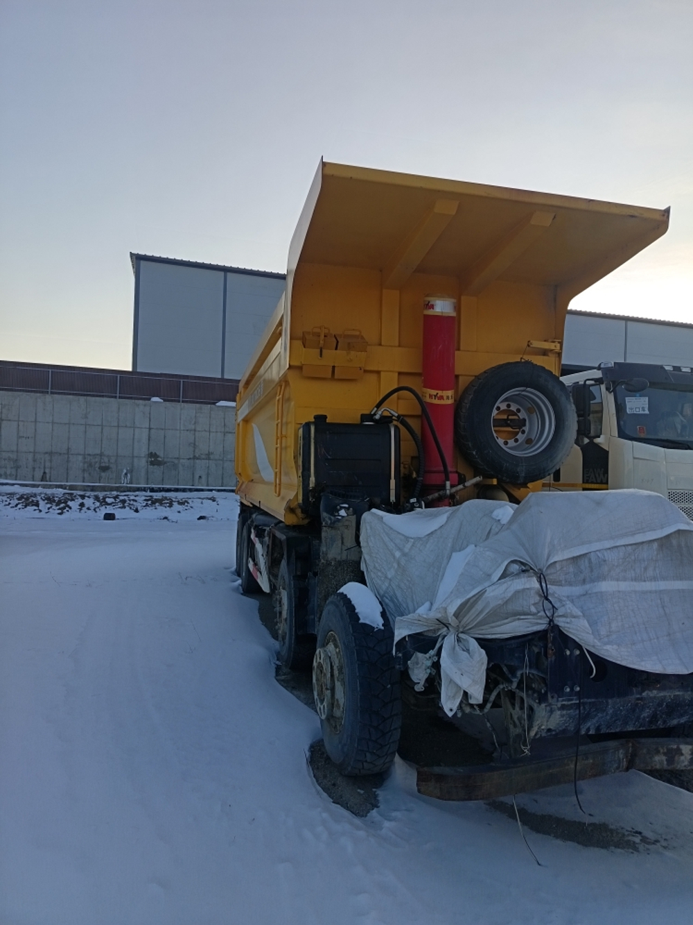 FAW J6 8x4 Самосвал СА3310Р66K24T4E5 (Дизельный, 11,1 л, 420 л.с., МТ)