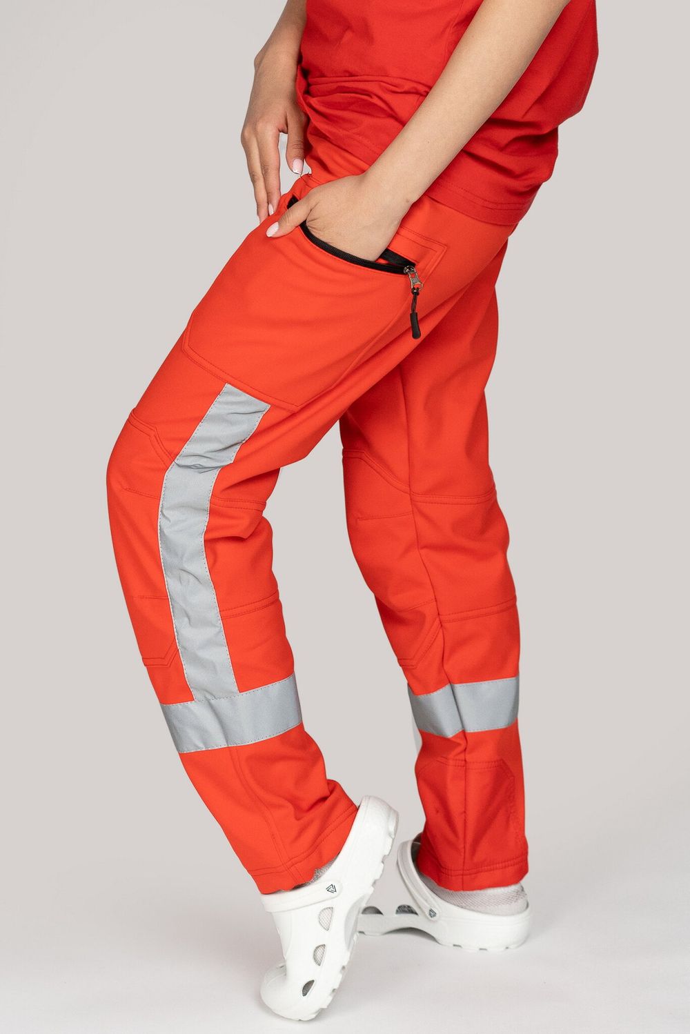 Брюки демисезонные женские Скорая помощь MedicLine SOFTSHELL красные