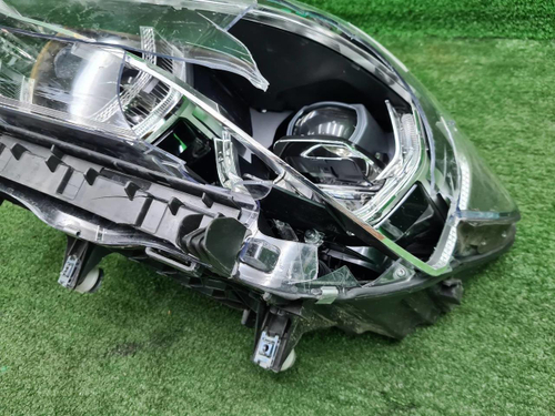 Битая Фара левая BMW X3 G01 (17-21) Adaptive LED