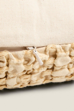 ZARA HOME ЧЕХОЛ ДЛЯ ДЕКОРАТИВНОЙ ПОДУШКИ С ВЫШИВКОЙ ИЗ РЕЛЬЕФНОЙ ТКАНИ, КРЕМОВЫЙ