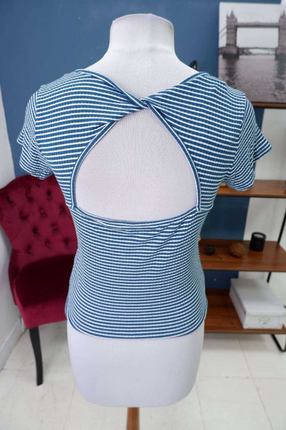 Футболка Clockhouse с открытой спиной 46 размер