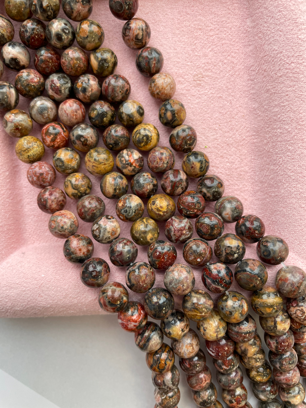 Нить бусин из яшмы 8,5мм