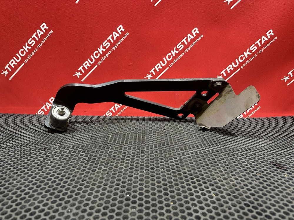 Кронштейн глушителя