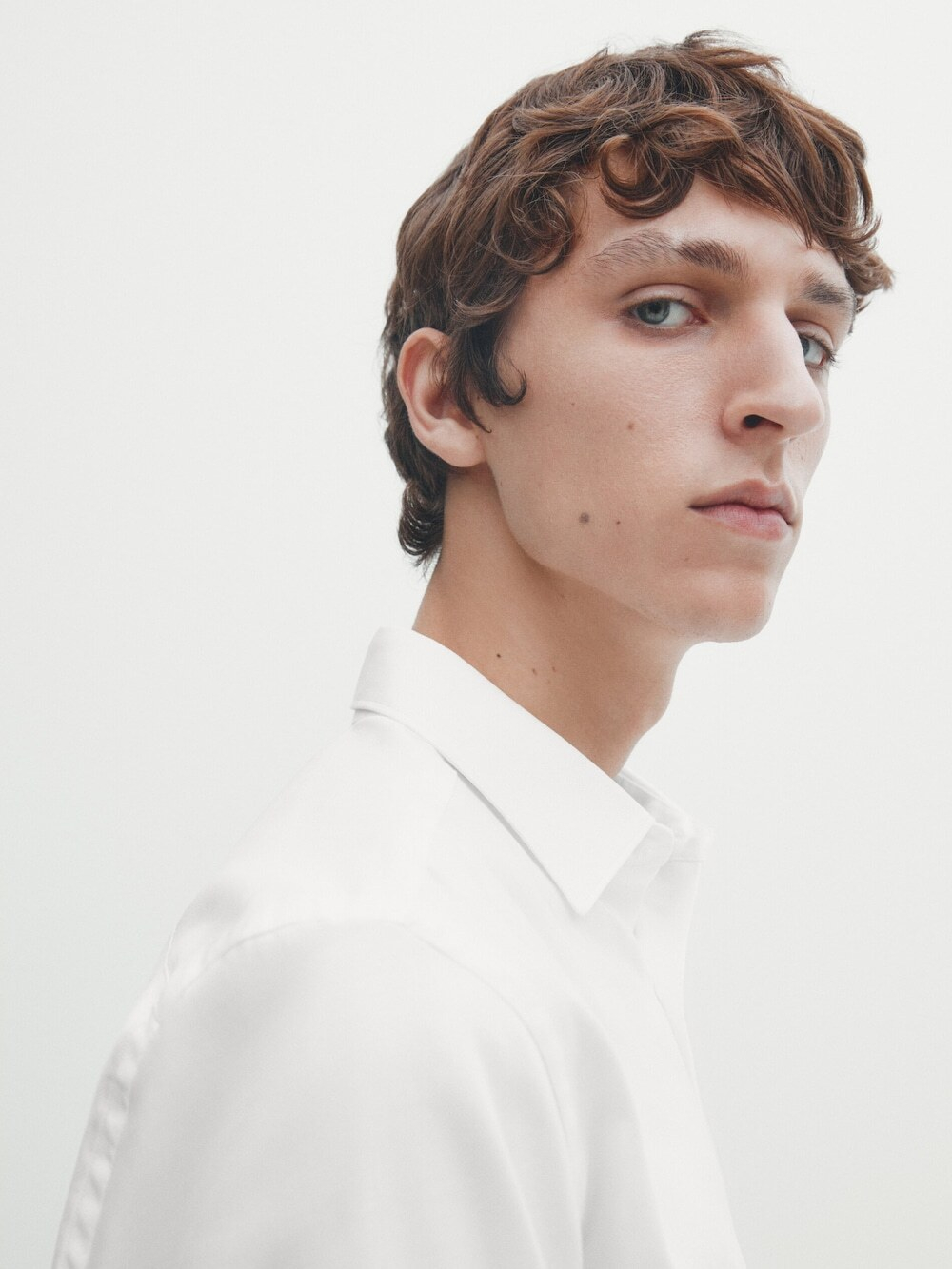 Massimo Dutti Немнущаяся рубашка облегающего кроя из рельефной ткани, белый