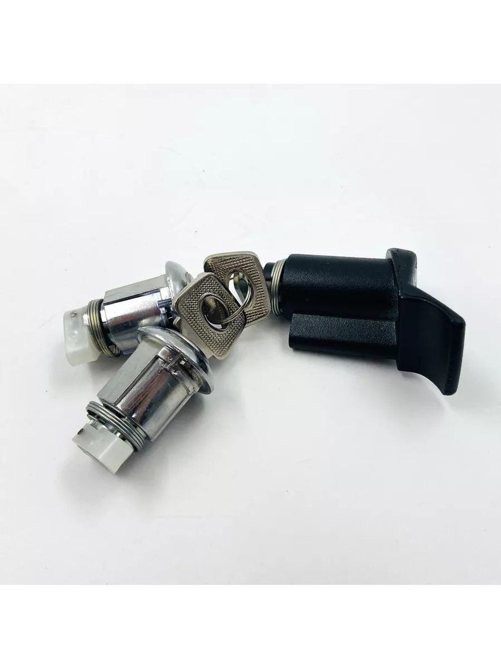 Личинки замка дверей и багажника ВАЗ 2110