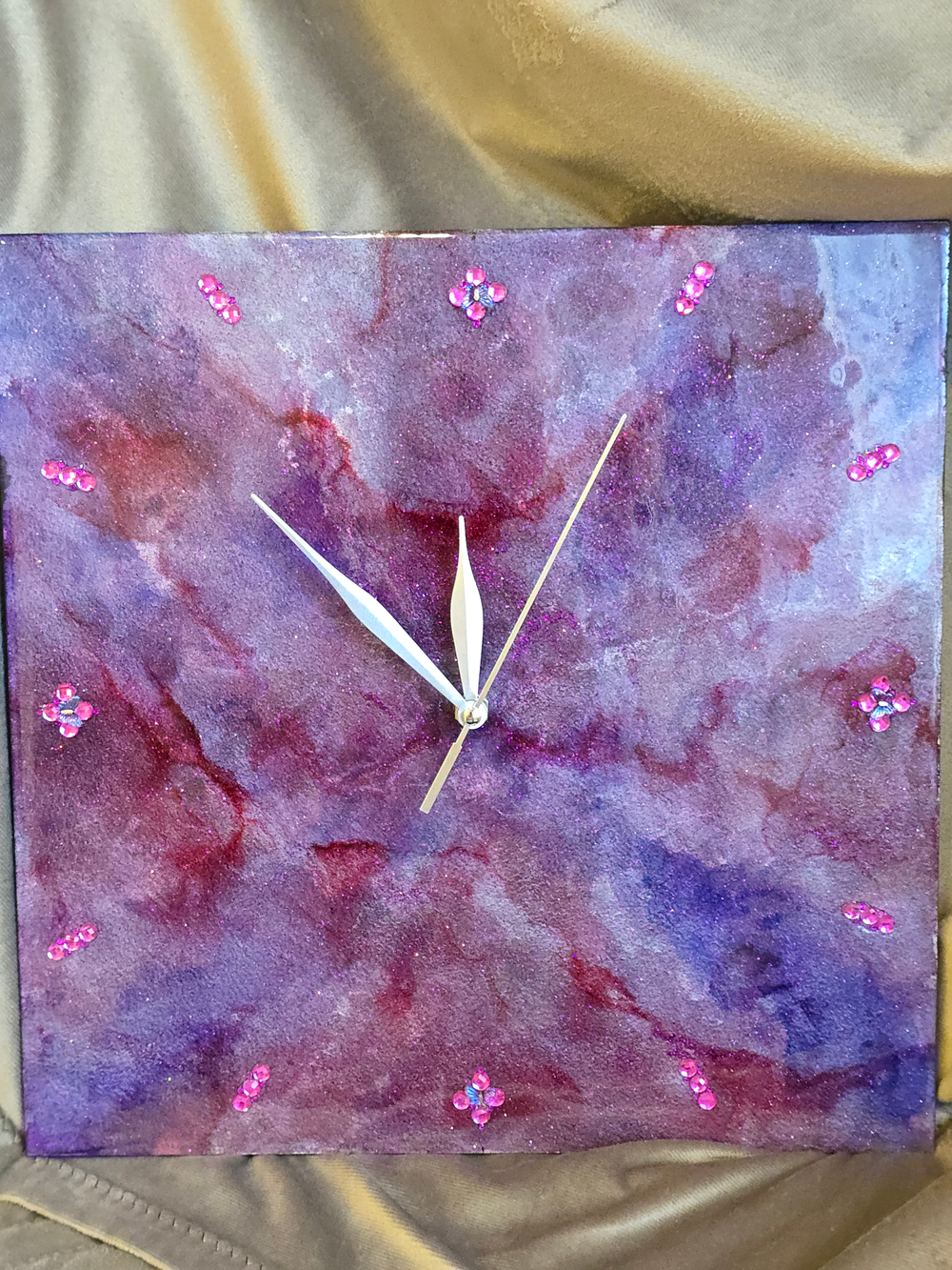 Уникальные дизайнерские часы из эпоксидной смолы. Квадрат 30 см. Ручная работа.