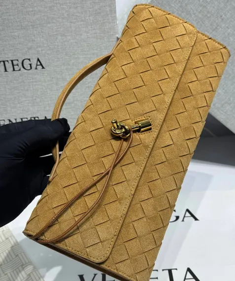 Клатч Bottega Veneta Andiamo
