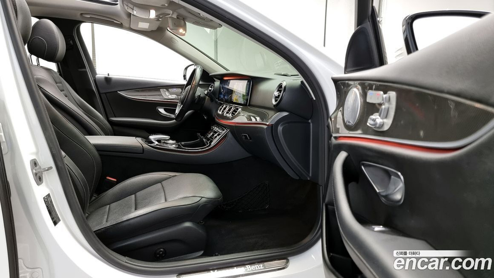 Mercedes-Benz E-Class W213 E300 4MATIC AMG Line (08.2020)
