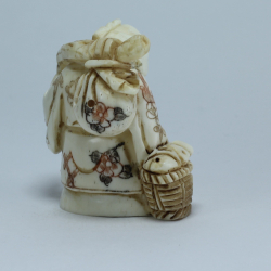 Эксклюзивная нэцкэ Монах с кузовком и корзиной рыбы