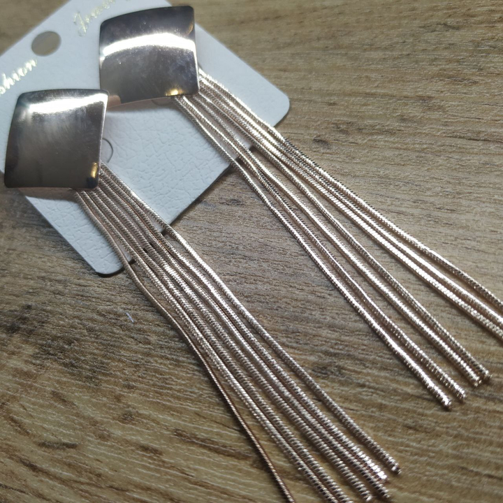 Серьги-гвоздики Bogema Ромб пластина цепочки жгутики металл медный светлый