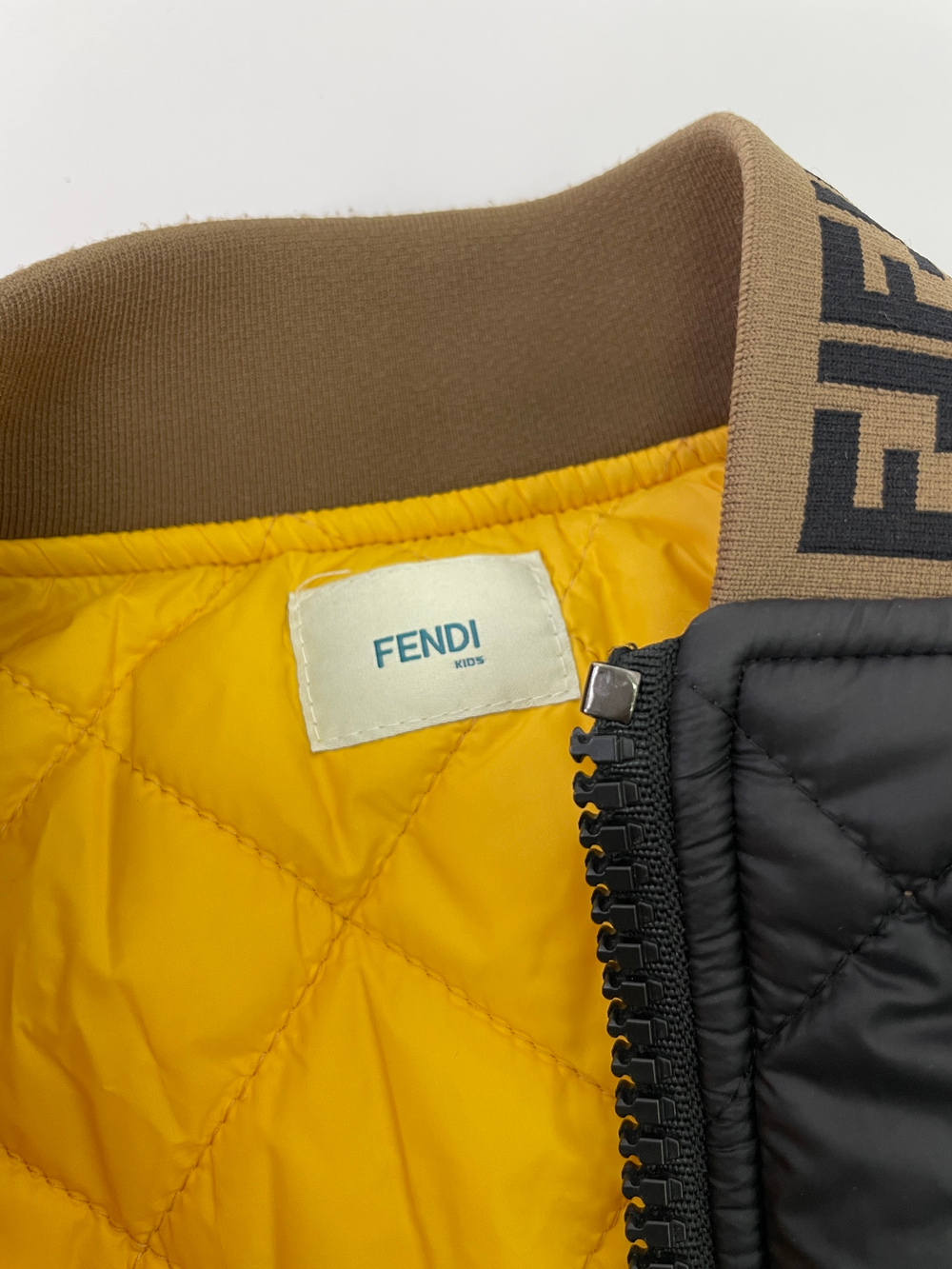 Бомбер Fendi