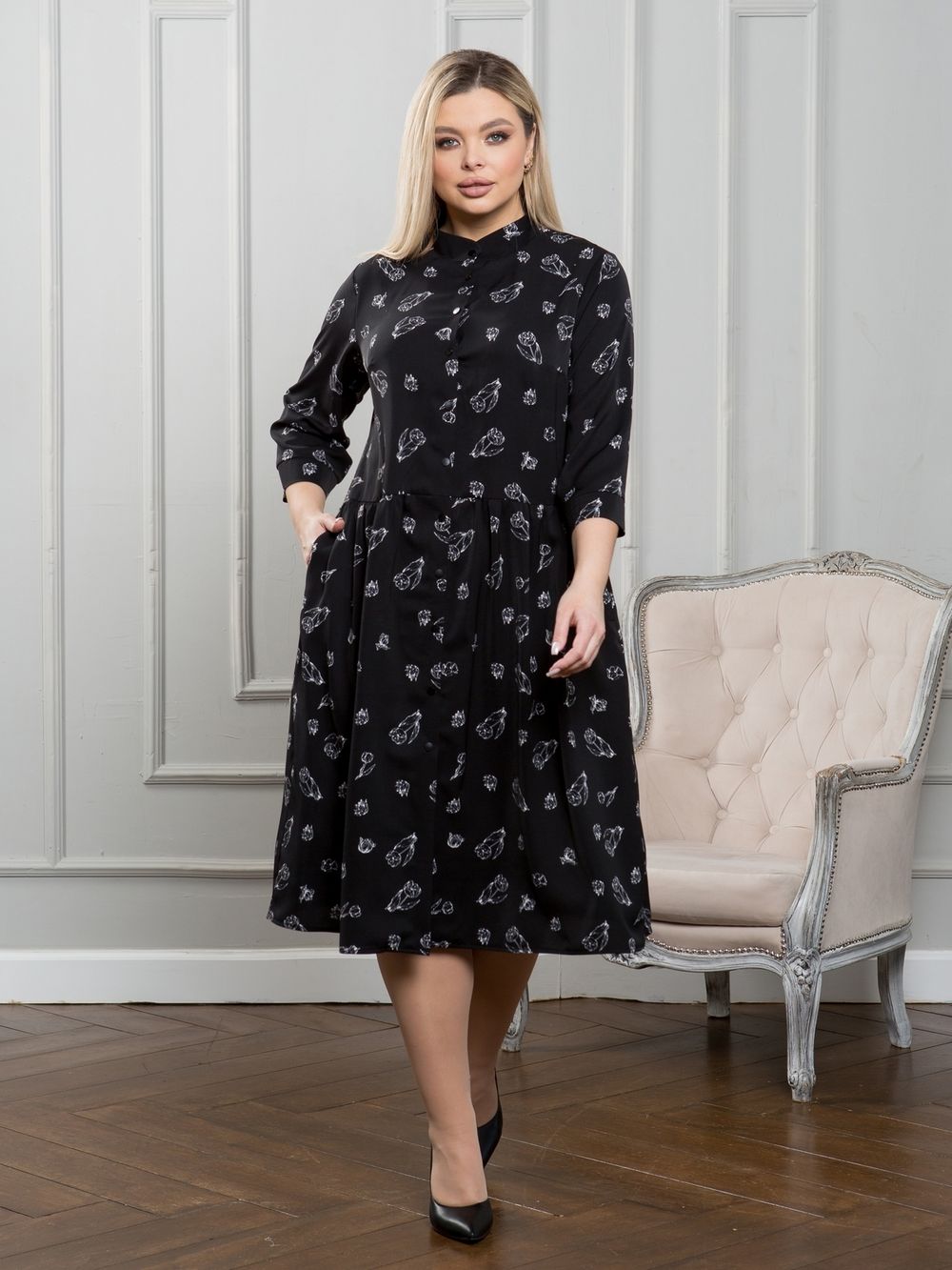 Платье 1329 цветы на черном Novita (Акция)