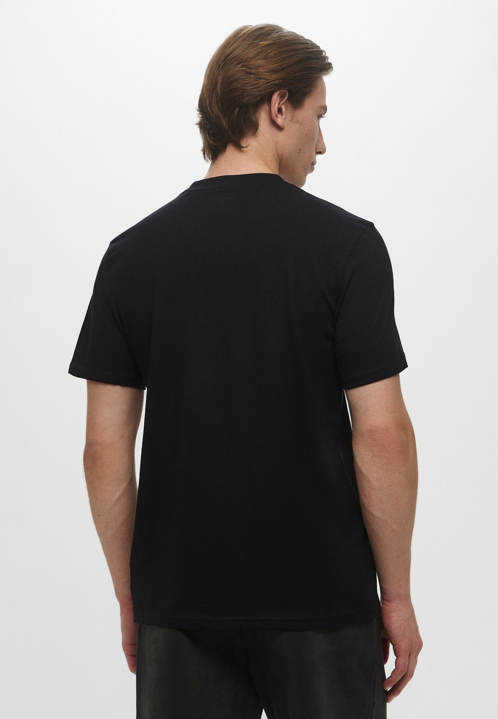 Футболка  мужская GUESS