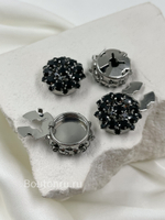 Накладка на пуговицу стразы черные в серебристом обрамлении (клипса)