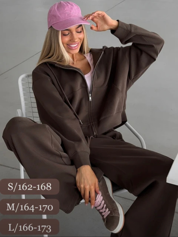 Спортивный костюм