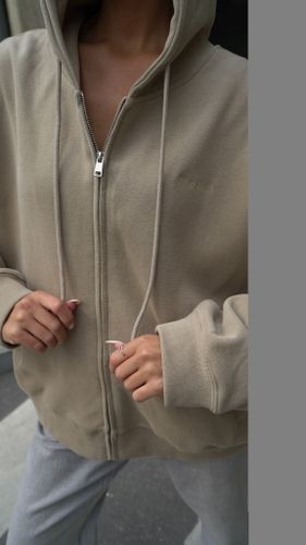Бежевый худи на молнии с капюшоном