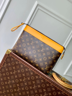 Louis Vuitton Pochette Voyage Souple