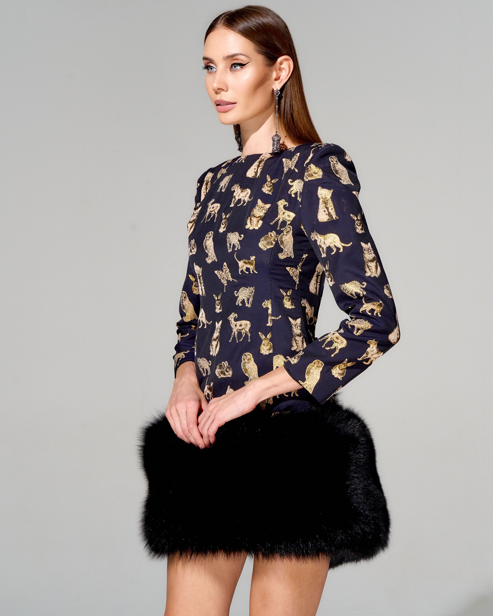 Платье длины мини с меховой отделкой