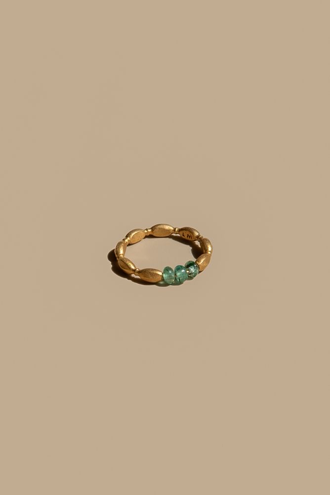 Кольцо Зерно c гладким изумрудом / LM Jewellery tales