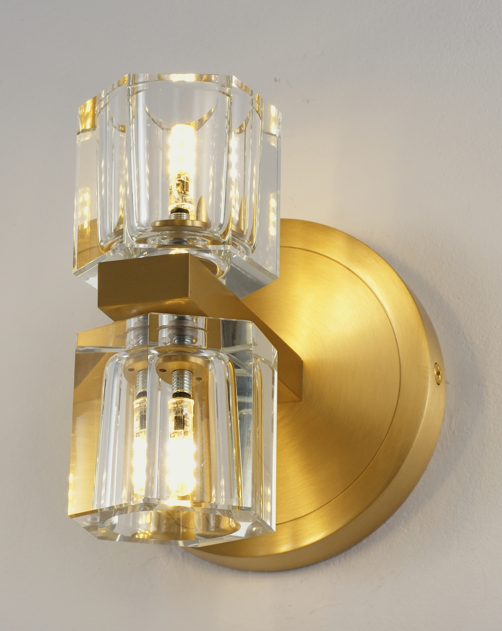 Светильник настенный Moderli V11016-2W Brass