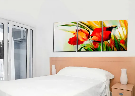 Модульная картина "Алые бутоны"