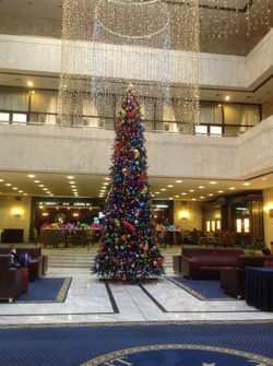 Сосна Изумрудная 500см 1400 ламп зеленая Triumph Tree