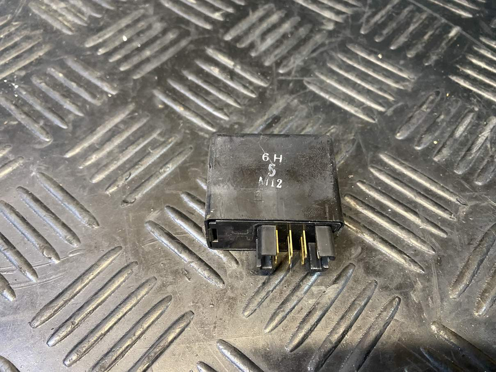 Реле поворотников Suzuki GSR400 (GK7DA)