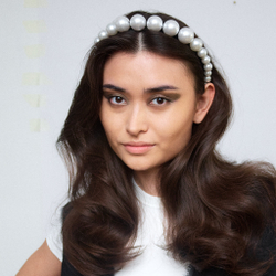 Тонкий ободок с объемными жемчужными шарами