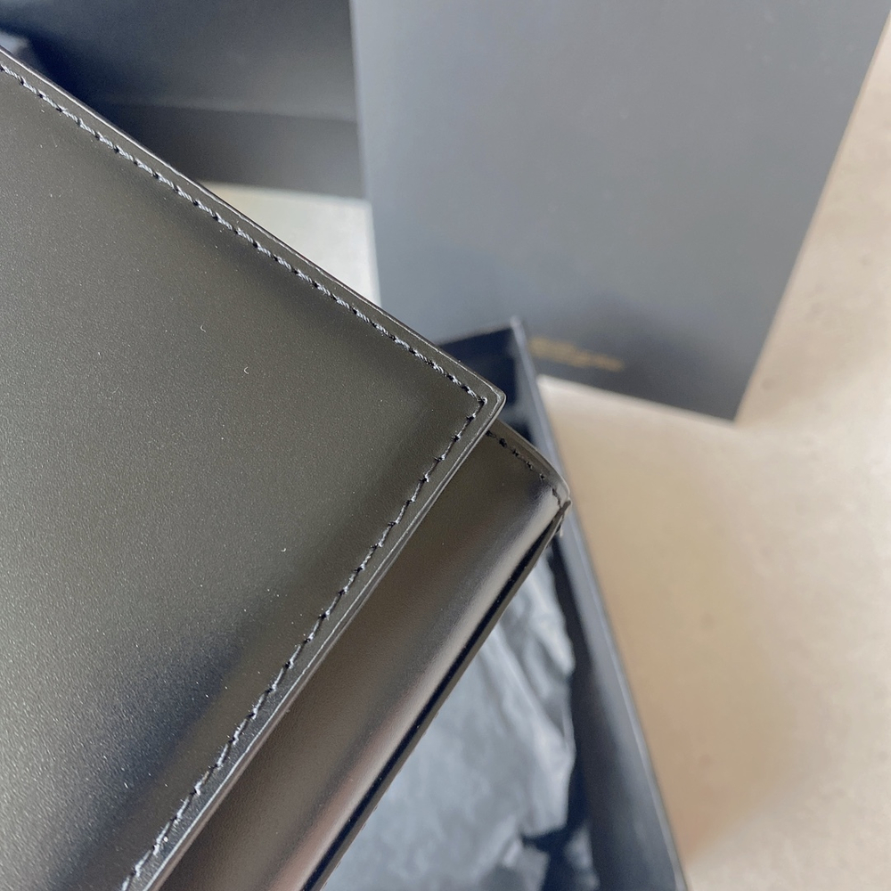 YSL Kate Medium 24 cm