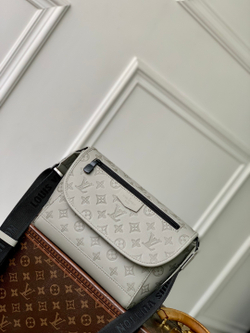 Louis Vuitton Pulse Messenger