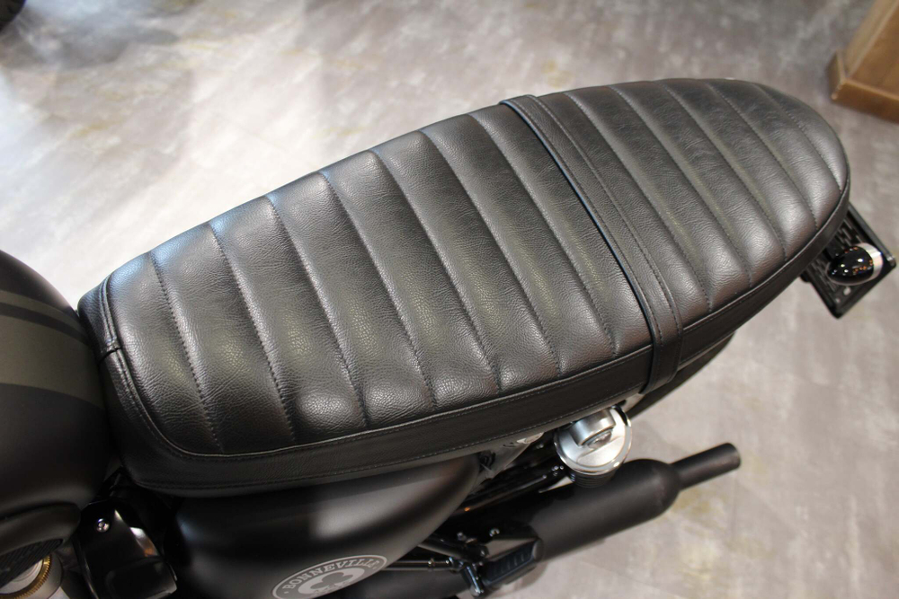 Triumph Bonneville T120 Black