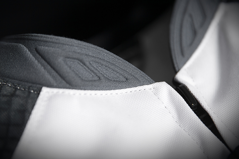 Мотокуртка - ICON OVERLORD (текстиль, белая)